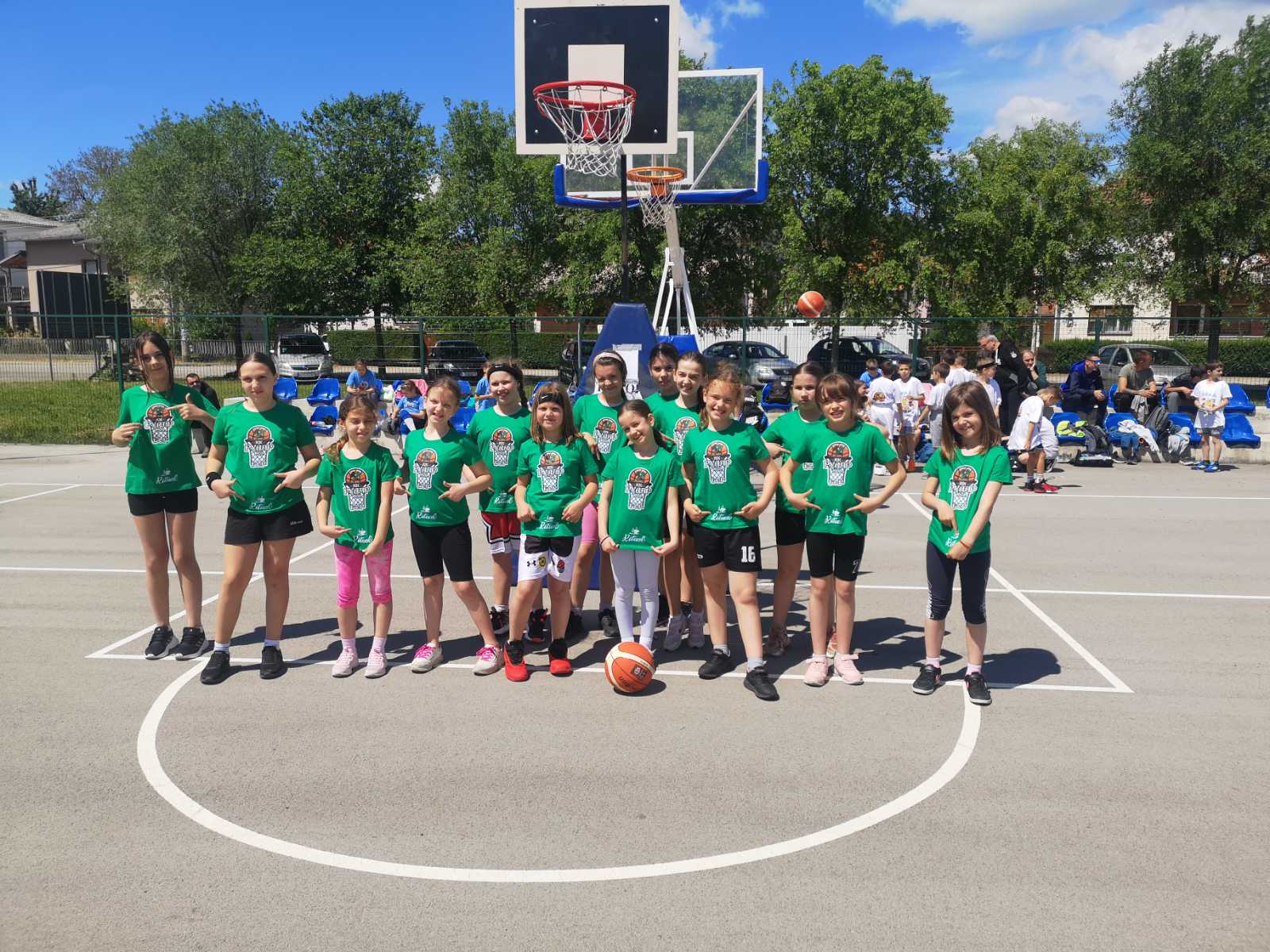 Млађе пионирке